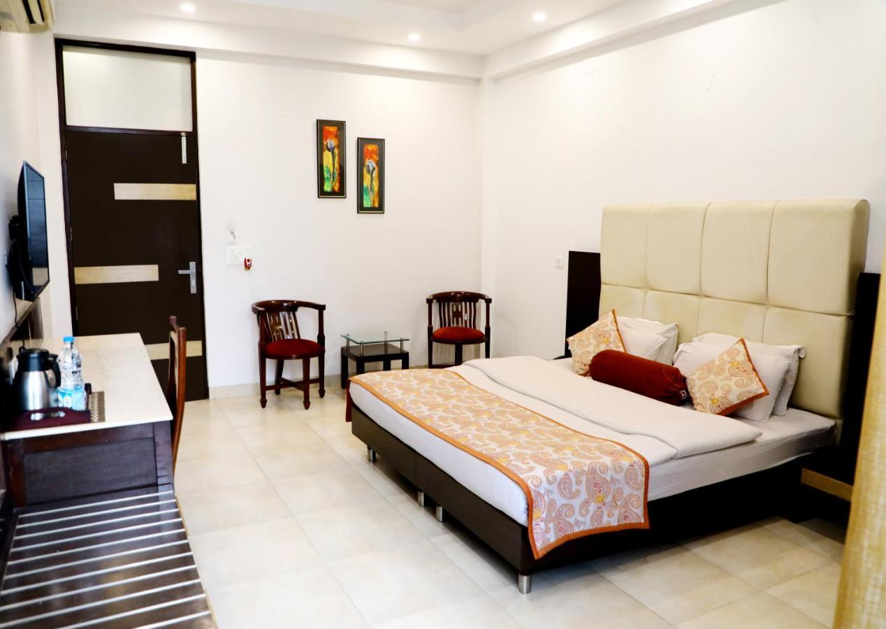 Indee Home New Delhi Bagian luar foto